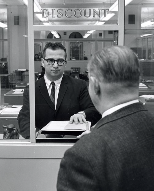 Federal Reserve Discount Window: What It Is and How It Works - Image 1